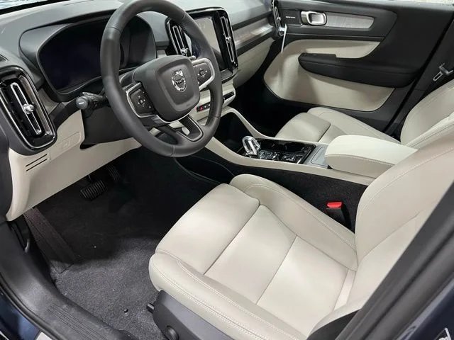 2026 Volvo XC40 Ultra - Photo 17