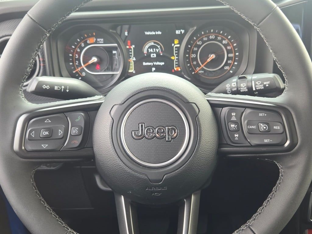New 2026 Hydro Blue Pearlcoat Jeep Rubicon X image 36