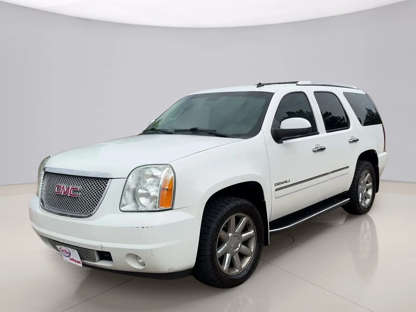 Used 2013 White Gmc DENALI image 1