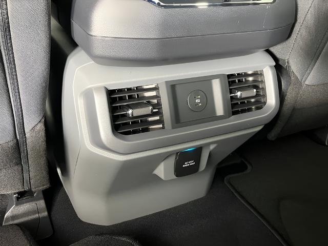 New 2026 Oxford White Ford XLT image 40