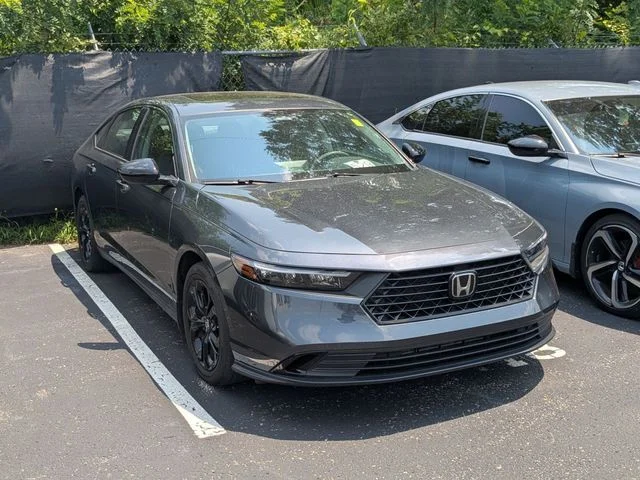 Used 2023 Meteorite Gray Metallic Honda EX image 3