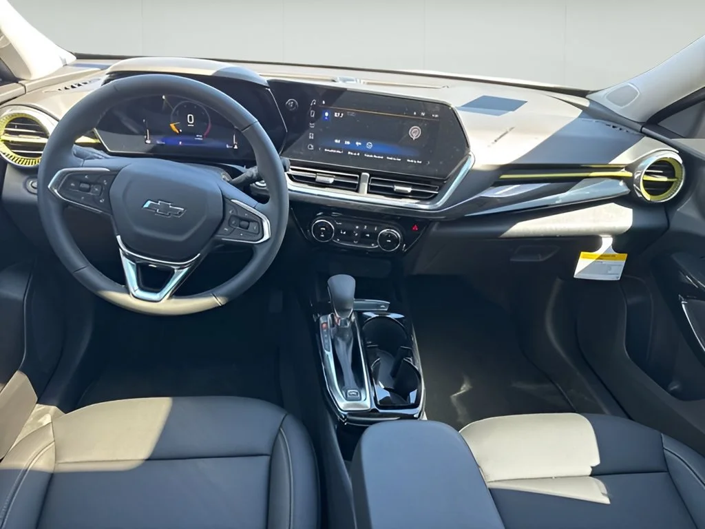 New 2026 Summit White Chevrolet ACTIV image 21