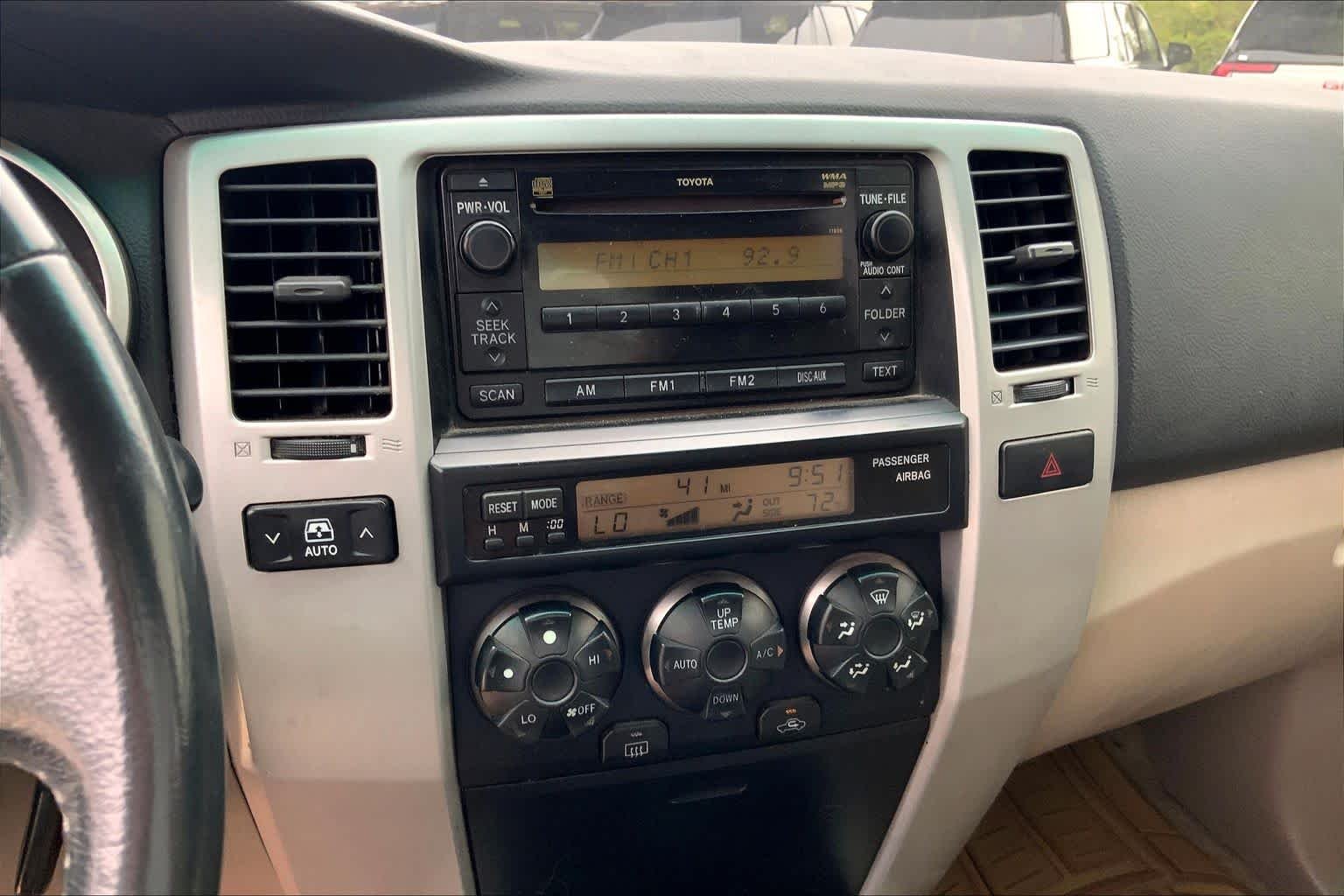 Used 2006 Natural White Toyota SR5 image 29