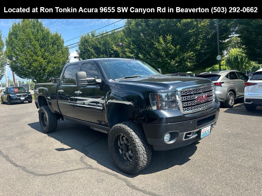 Used 2014 Onyx Black GMC Denali image 1