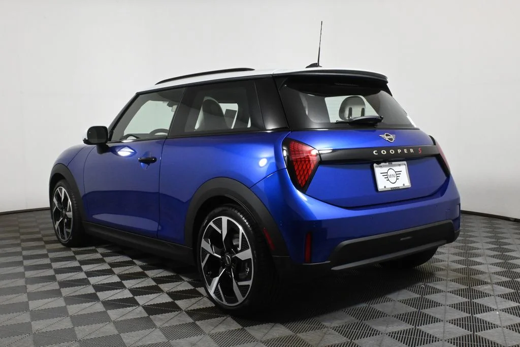 Certified Used 2025 Blue MINI Iconic image 5