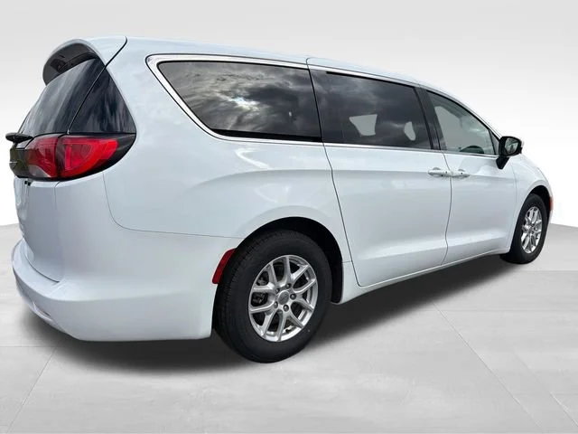 Used 2023 White Chrysler LX image 7