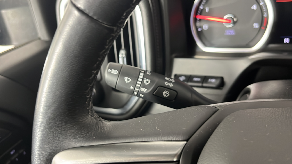 Used 2020 Shadow Gray Metallic Chevrolet LTZ image 26