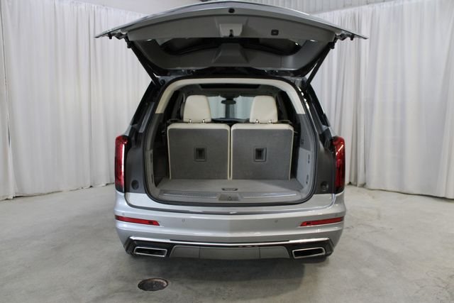 Used 2025 Silver Cadillac Premium Luxury image 34