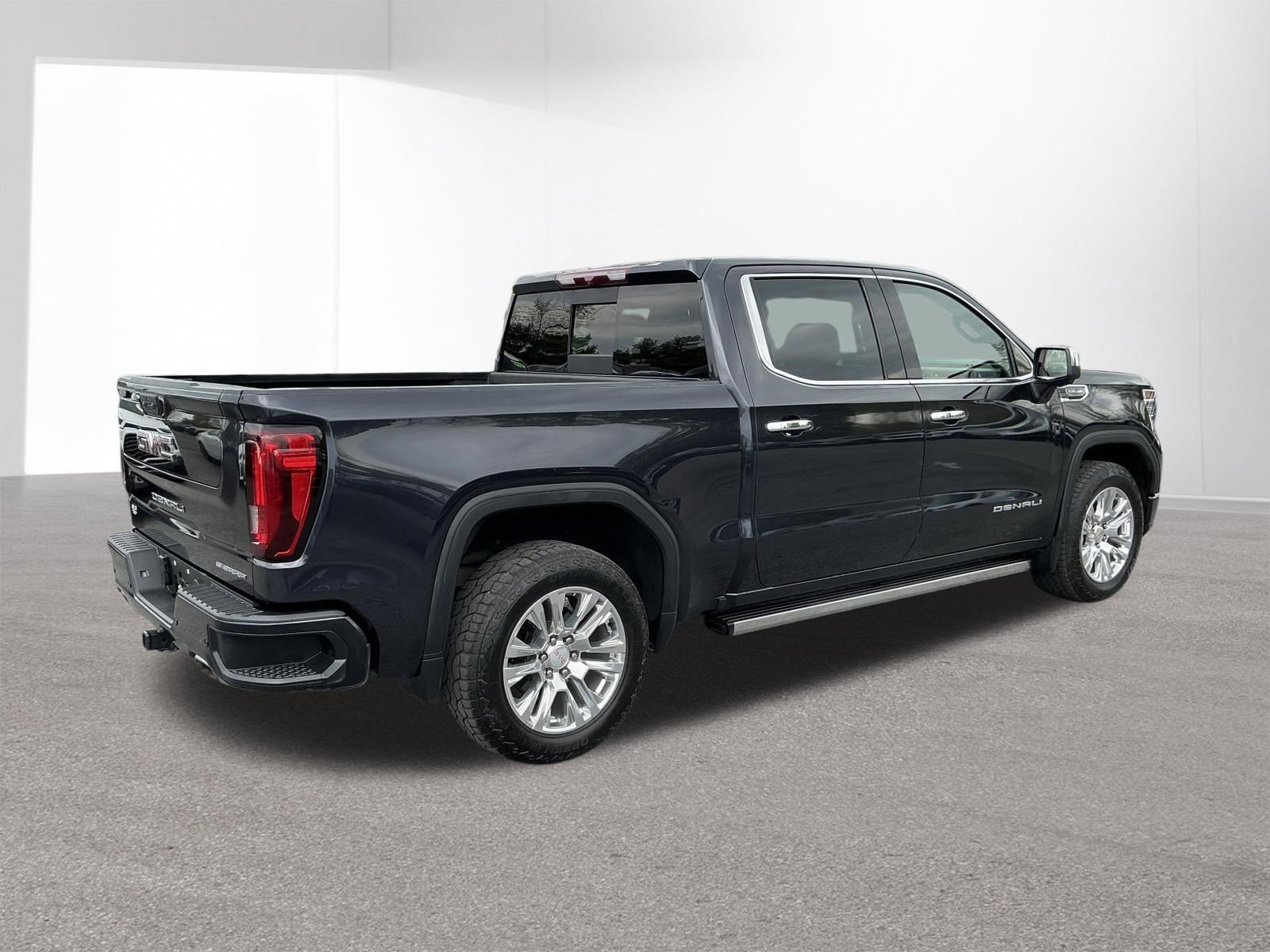 Used 2022 Titanium Rush Metallic GMC Denali image 3