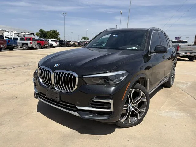 Used 2022 Black BMW sDrive40i image 2