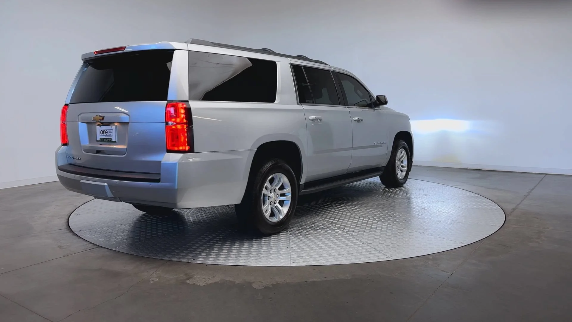 Used 2018 Silver Ice Metallic Chevrolet LT image 8