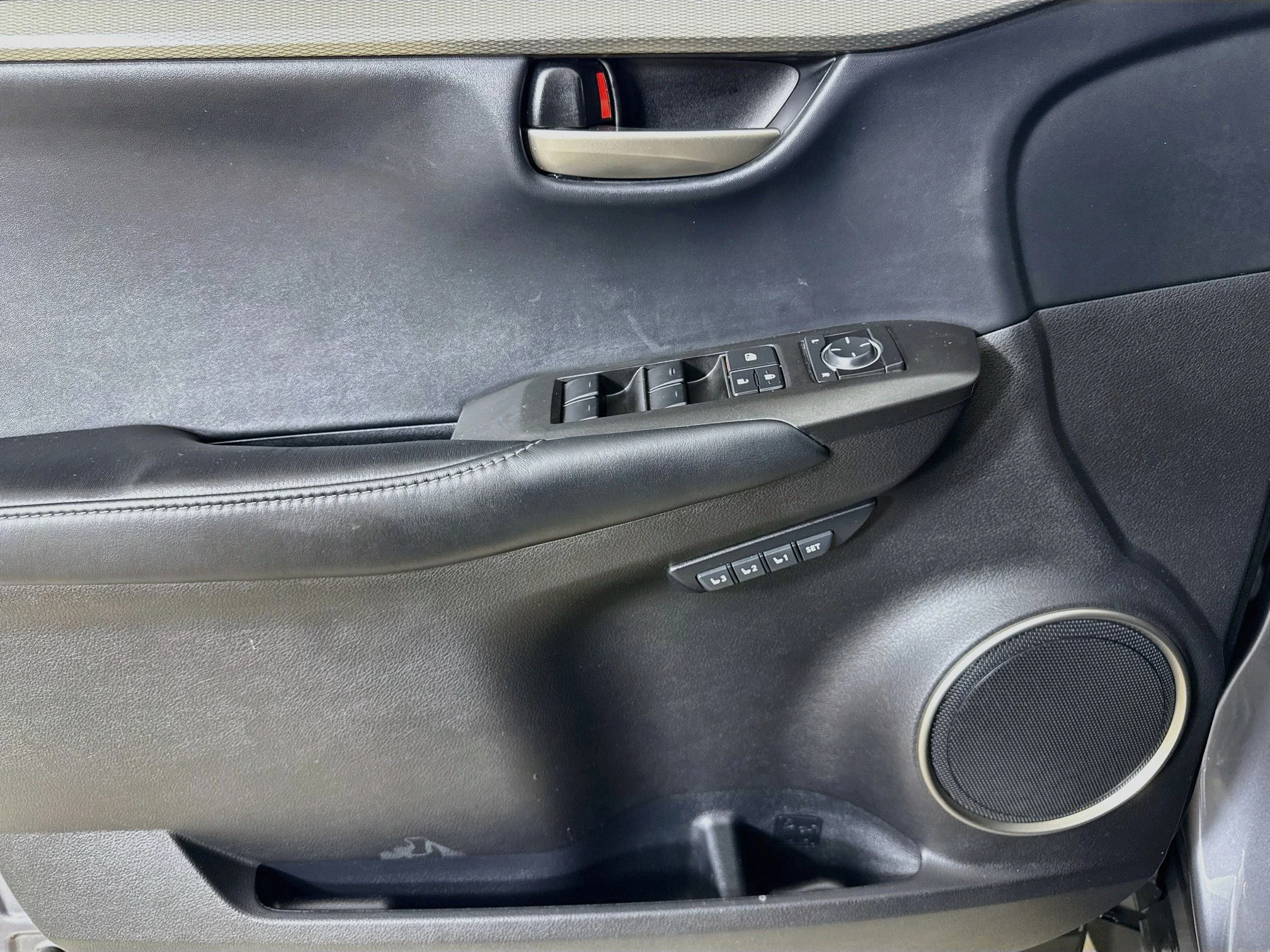 Used 2016  Lexus FWD 4dr image 20