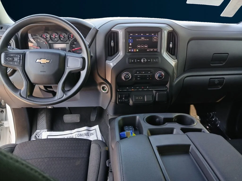 Used 2023 White Chevrolet Custom image 12