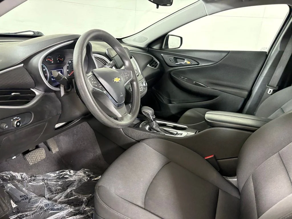 Used 2023 Gray Chevrolet LT image 22