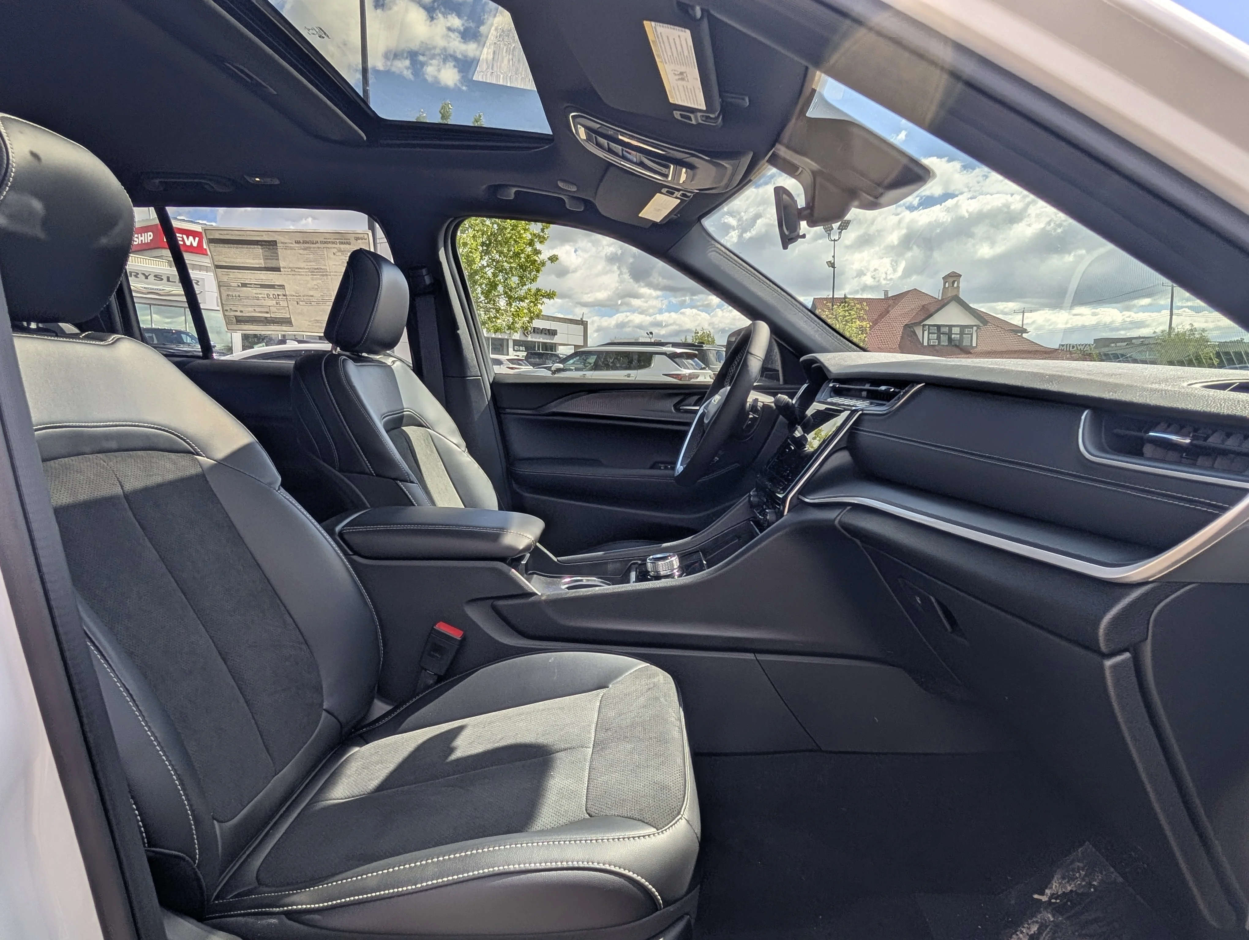 New 2025 Bright White Jeep Altitude image 21