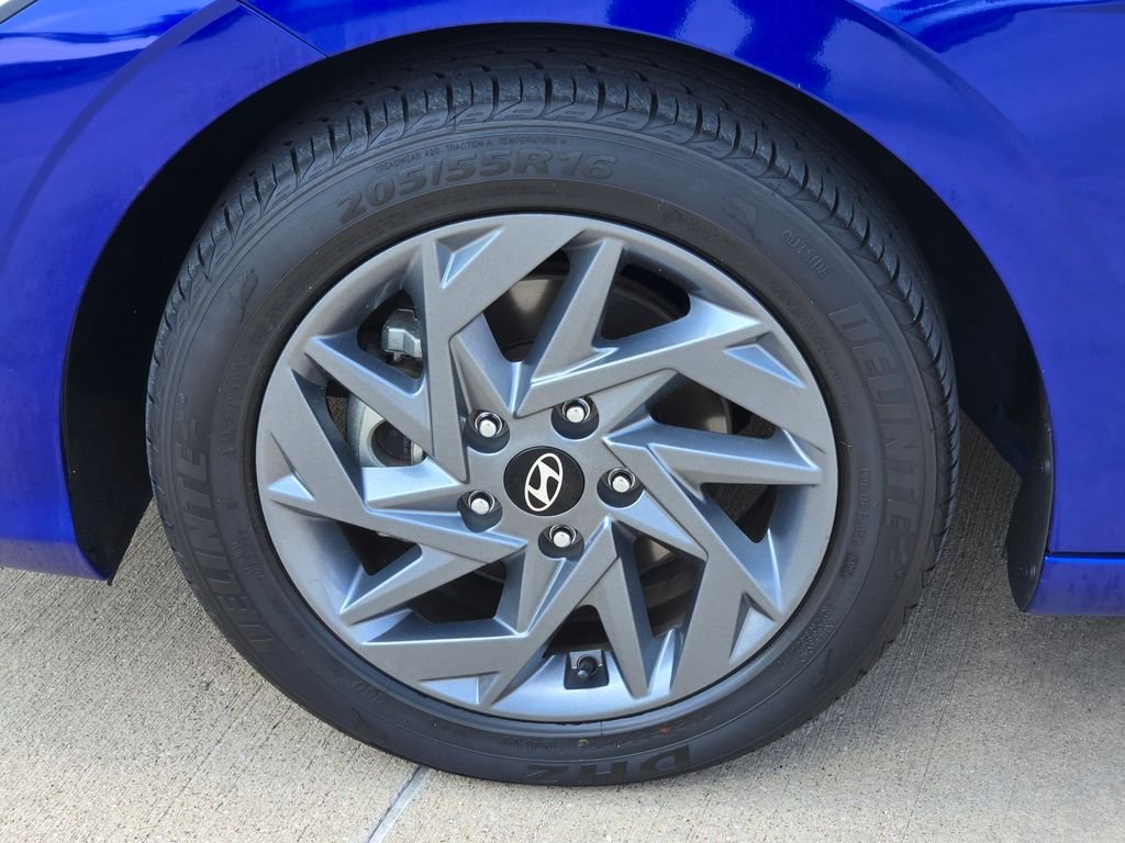 Used 2024 Blue Hyundai SEL image 7