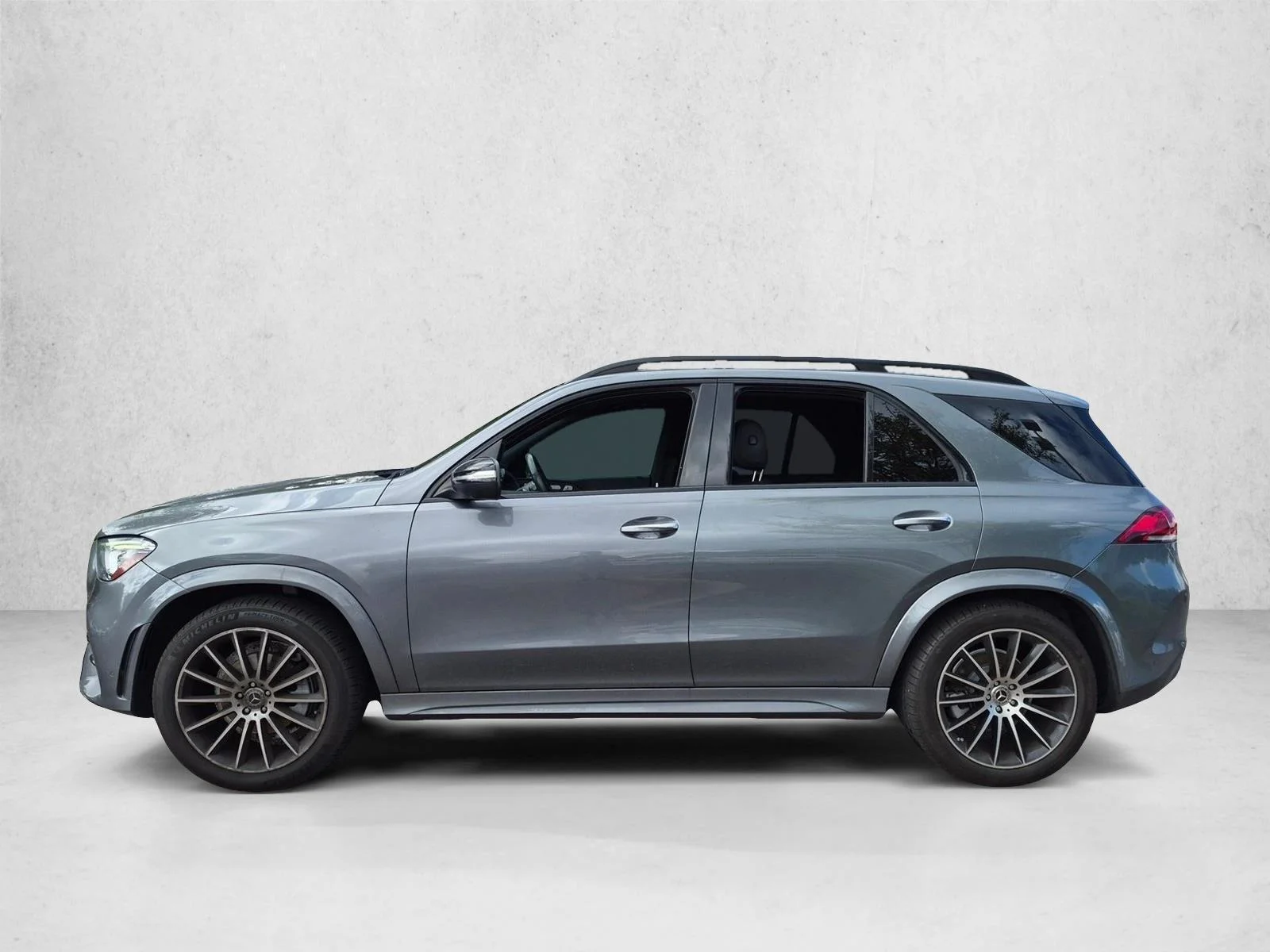 Used 2022 Selenite Grey Metallic Mercedes-Benz GLE 350 image 2