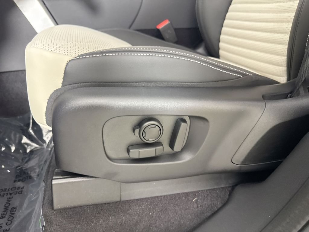 Certified Used 2025 Brown Land Rover Dynamic SE image 12