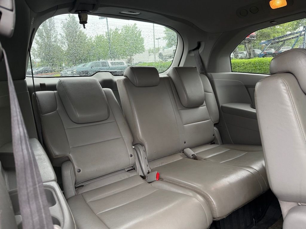 Used 2013 Polished Metal Metallic Honda EX-L image 22