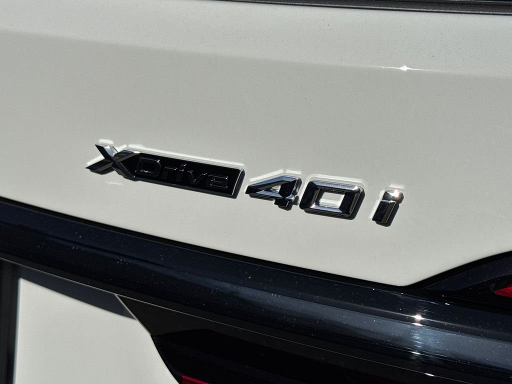 New 2027 Alpine White BMW xDrive40i image 13