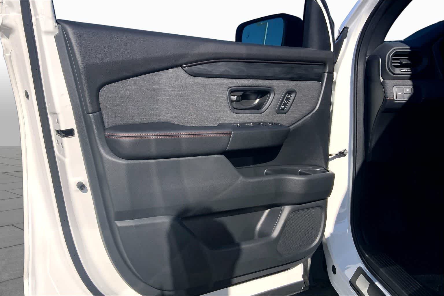 New 2026 Platinum White Pearl Honda TrailSport image 10