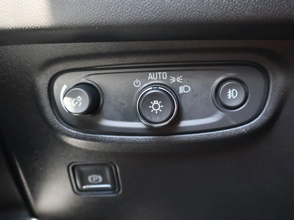 Used 2024 Black GMC SLT image 35