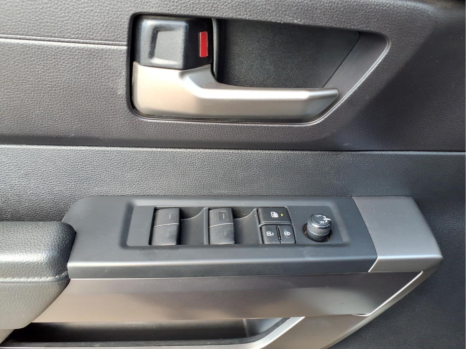 Used 2023 Ice Cap Toyota SR5 image 19