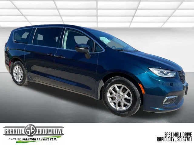 2023 Chrysler Pacifica Touring L - Photo 8