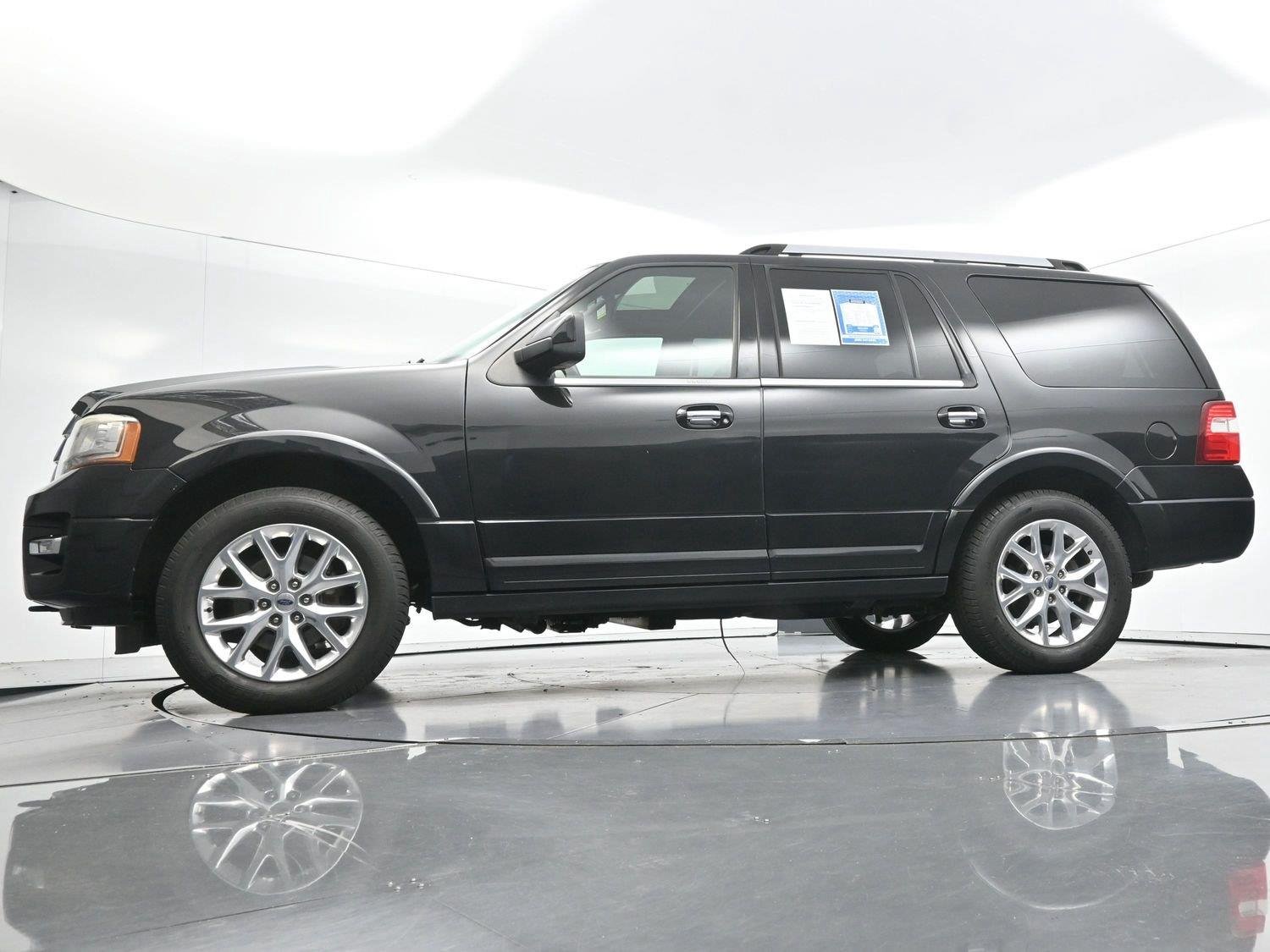 Used 2015 Tuxedo Black Metallic Ford Limited image 56
