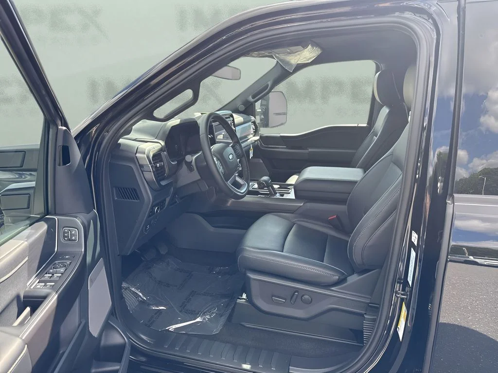 Used 2025 Black Ford Lariat image 9