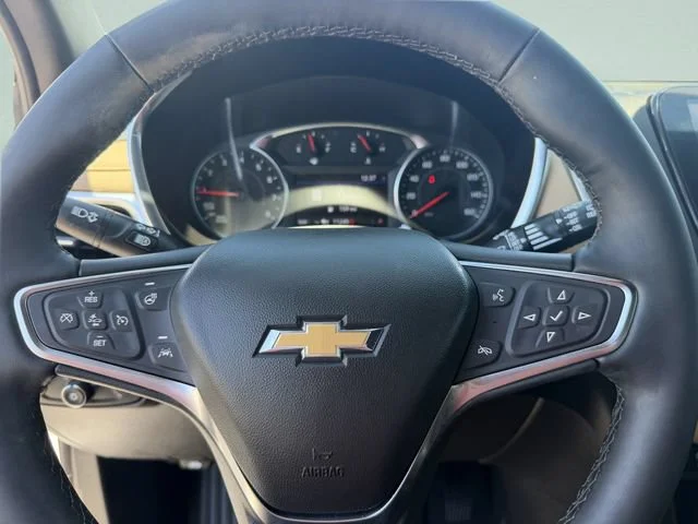 Used 2024 Iridescent Pearl Tricoat Chevrolet Premier image 29
