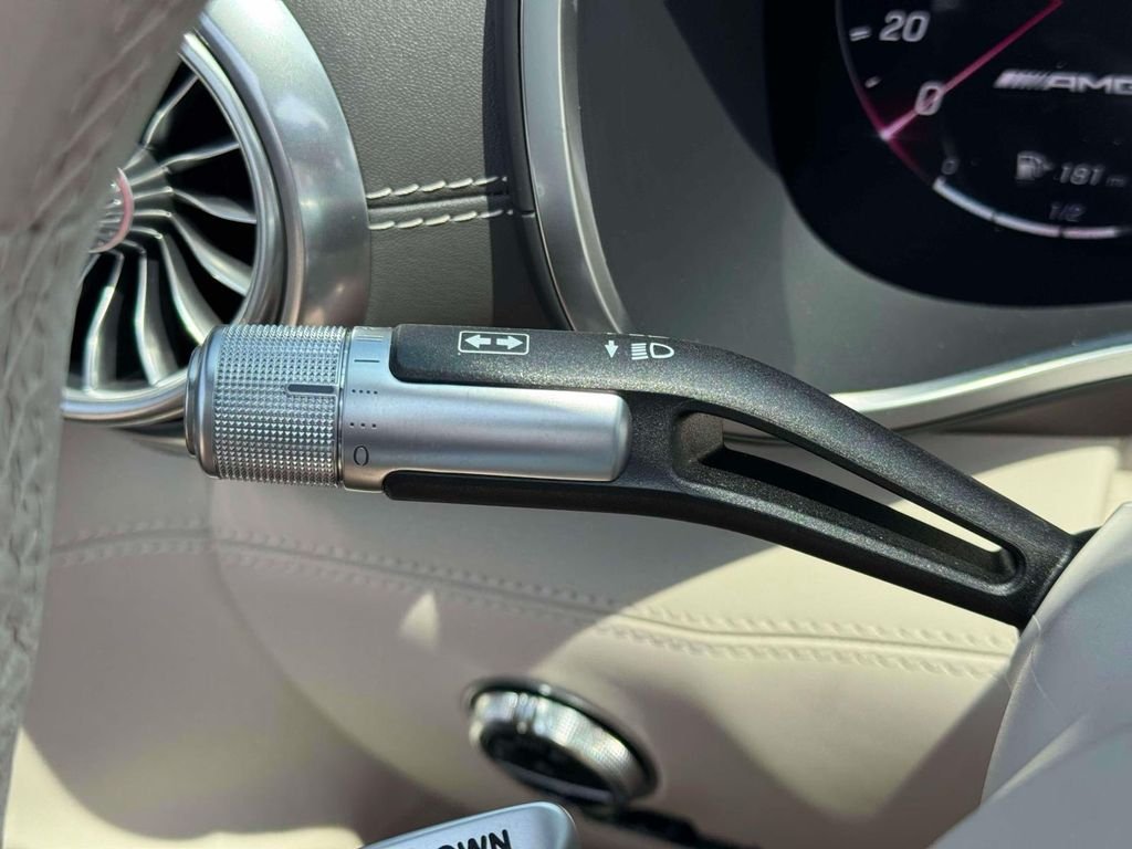 Certified Used 2022 MANUFAKTUR Moonlight White Metallic Mercedes-Benz SL 55 AMG® image 23