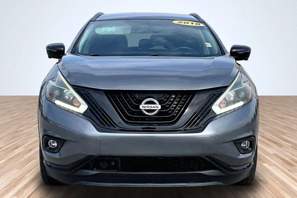 Used 2018 Gray Nissan SL image 3