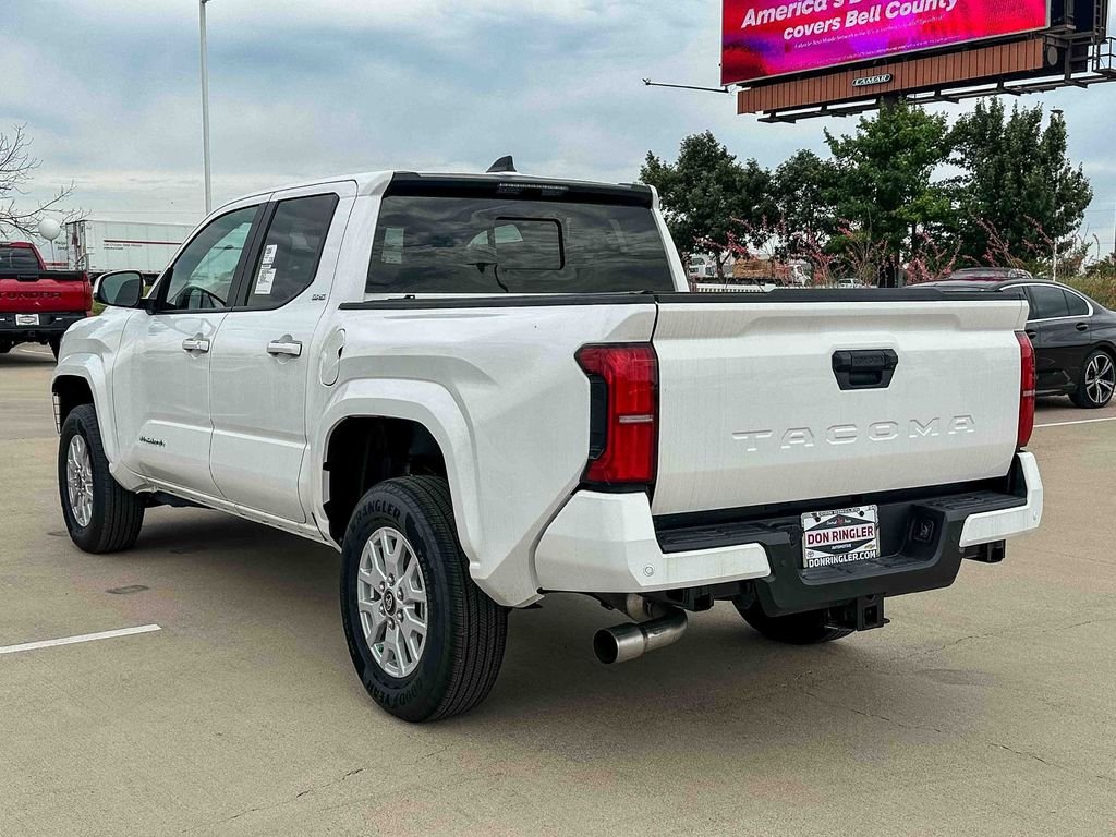 2025 Toyota Tacoma SR5 - Photo 7