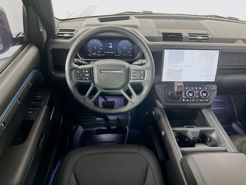 Used 2026 Tasman Blue Metallic Land Rover X-Dynamic SE image 24
