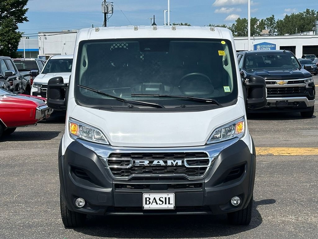 Used 2025 White Ram Base image 9