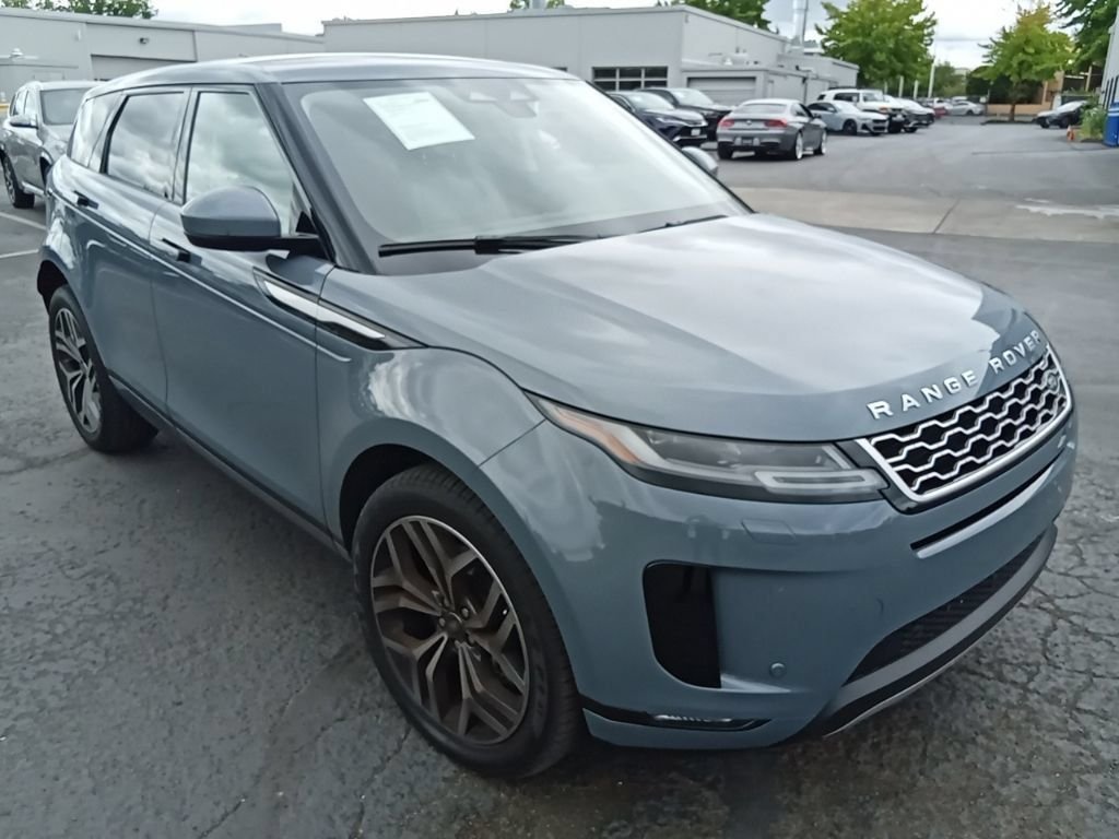 Used 2023  Land Rover SE image 3