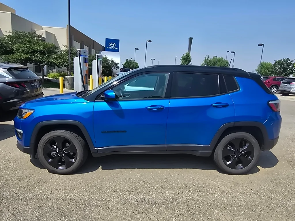 Used 2019 Laser Blue Pearlcoat Jeep Altitude image 2