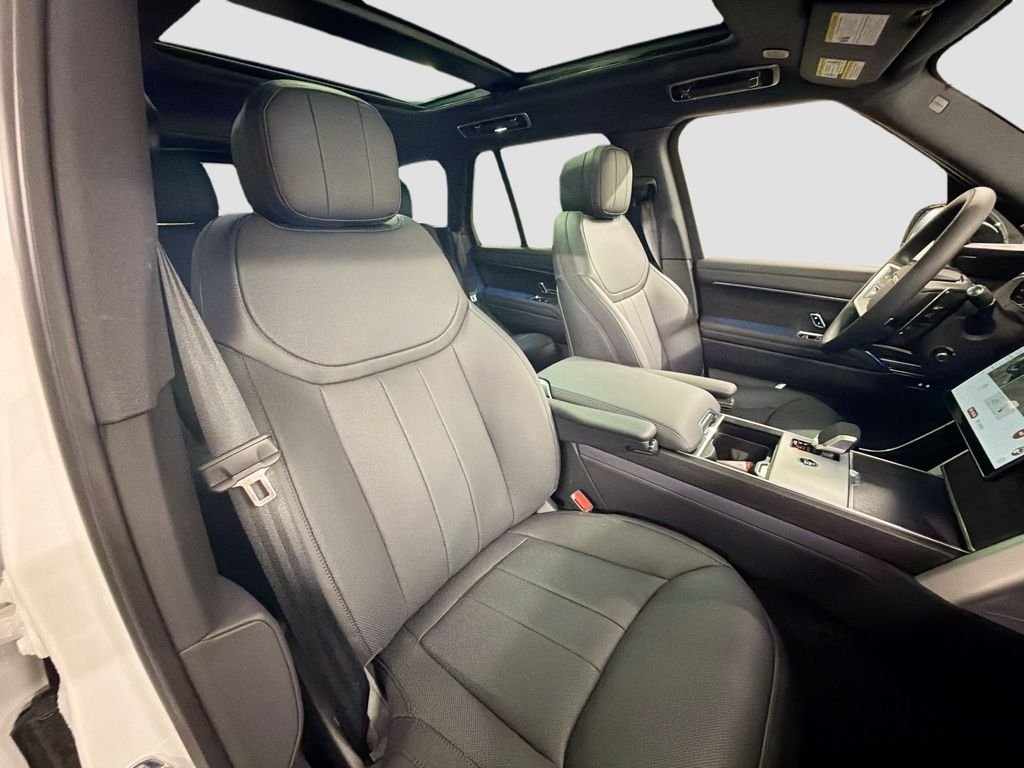 2025 Land Rover Range Rover SE - Photo 29