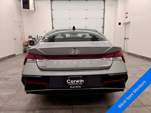 Used 2025 Metal Hyundai Limited image 4