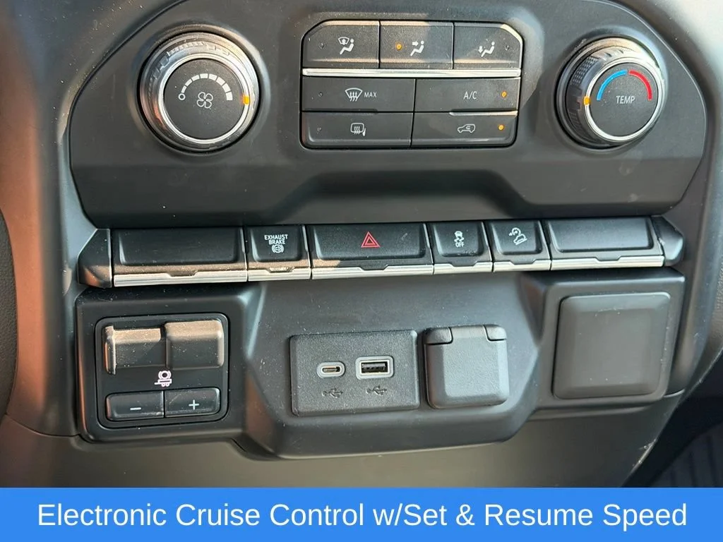 Used 2020 SUMMIT WHITE Chevrolet LT image 28