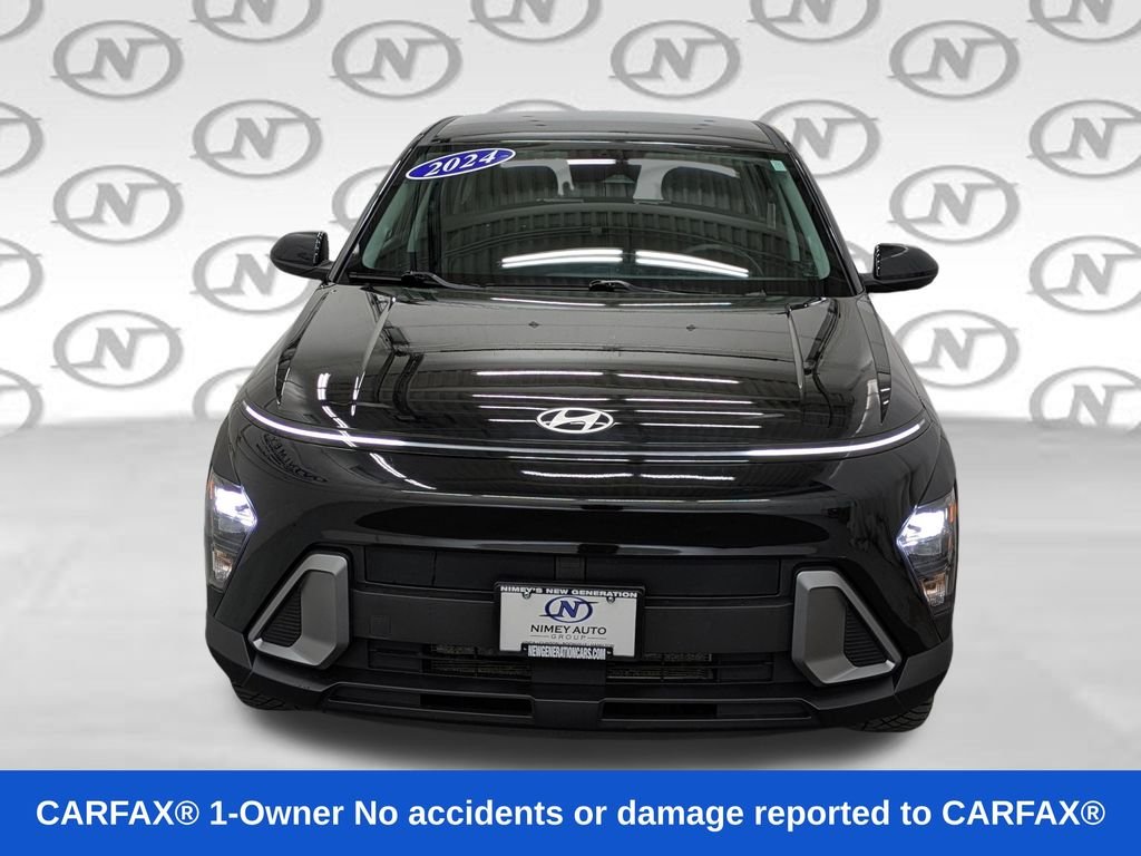 Used 2024 Black Hyundai SE image 25
