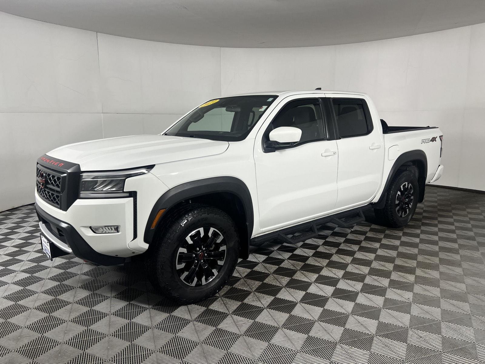 Used 2023 Glacier White Nissan PRO-4X image 4