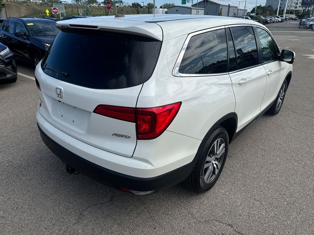 Used 2017  Honda EX-L image 9