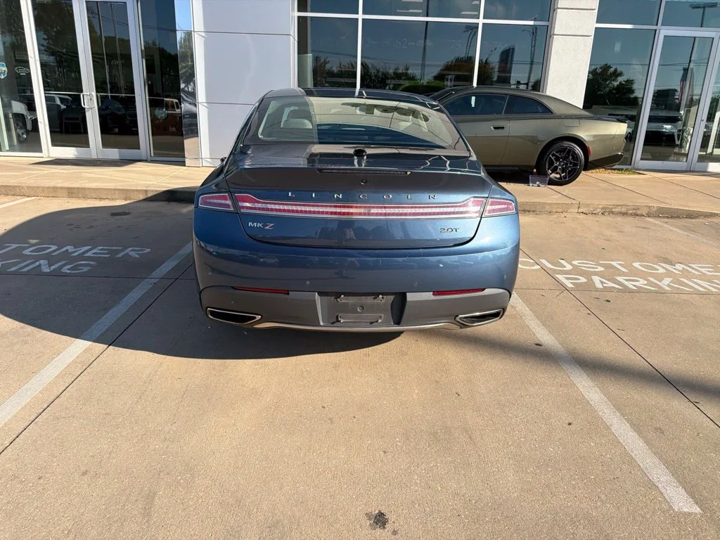 Used 2019 Blue Lincoln Reserve image 13