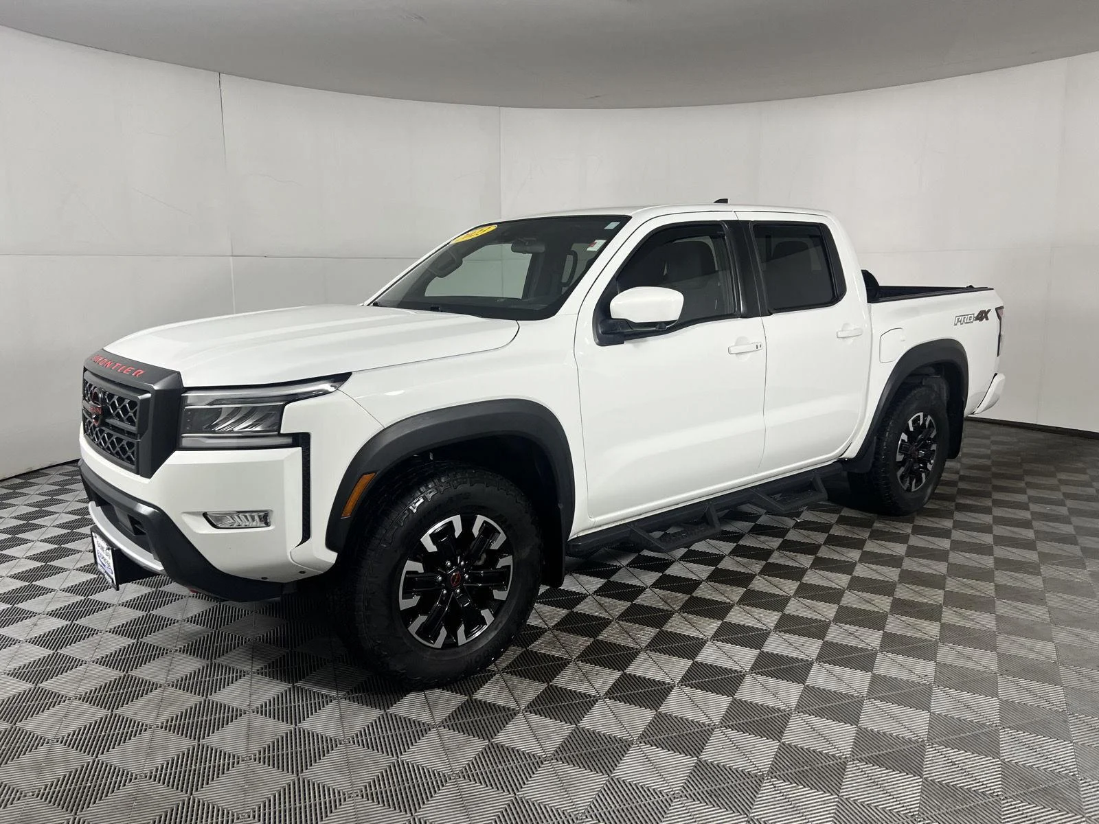Used 2023 Glacier White Nissan PRO-4X image 4