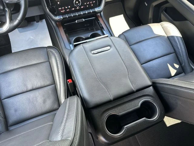 Used 2025 Silver GMC Denali image 24