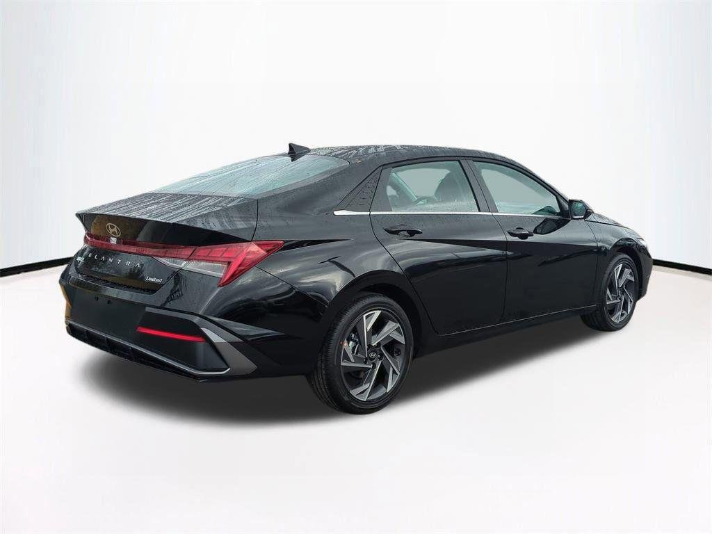 New 2026 Black Hyundai Limited image 5