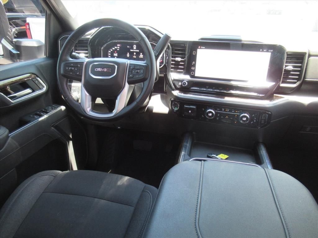 Used 2025 White GMC SLE image 13