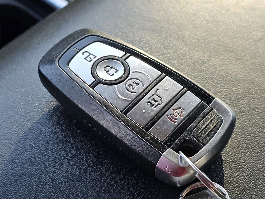 Used 2018 Shadow Black Ford Platinum image 36